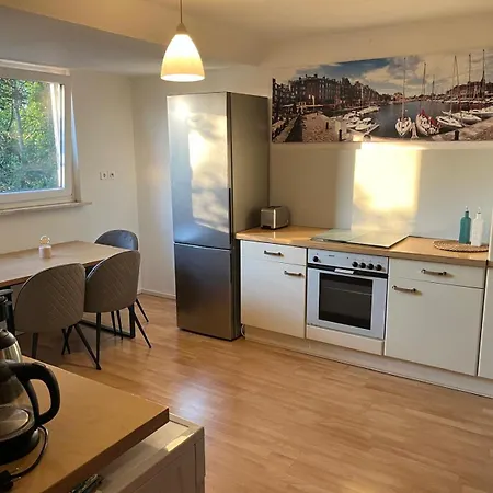 50Qm Dachgeschoss Wohnung - Waschmaschine - Zentral In Bochum Ehrenfeld - Glasfaser - Netflix - Self Check-In Apartamento *
