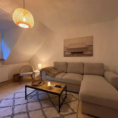 50Qm Dachgeschoss Wohnung - Waschmaschine - Zentral In Bochum Ehrenfeld - Glasfaser - Netflix - Self Check-In Apartamento *